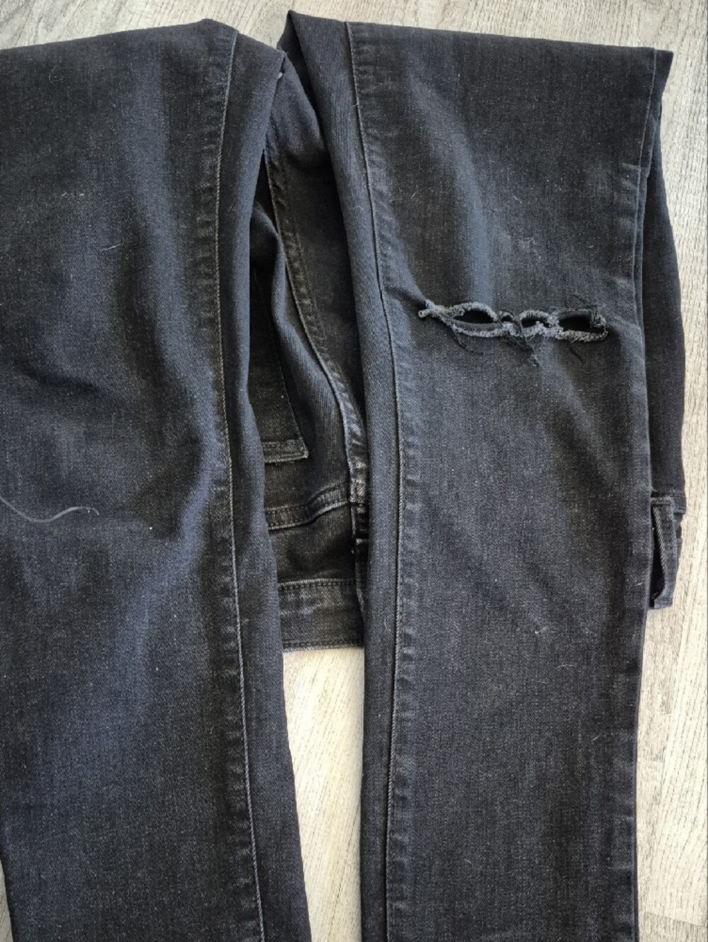 Banana Republic Women's Washed Black Skinny Jeans - Picture 4 of 4